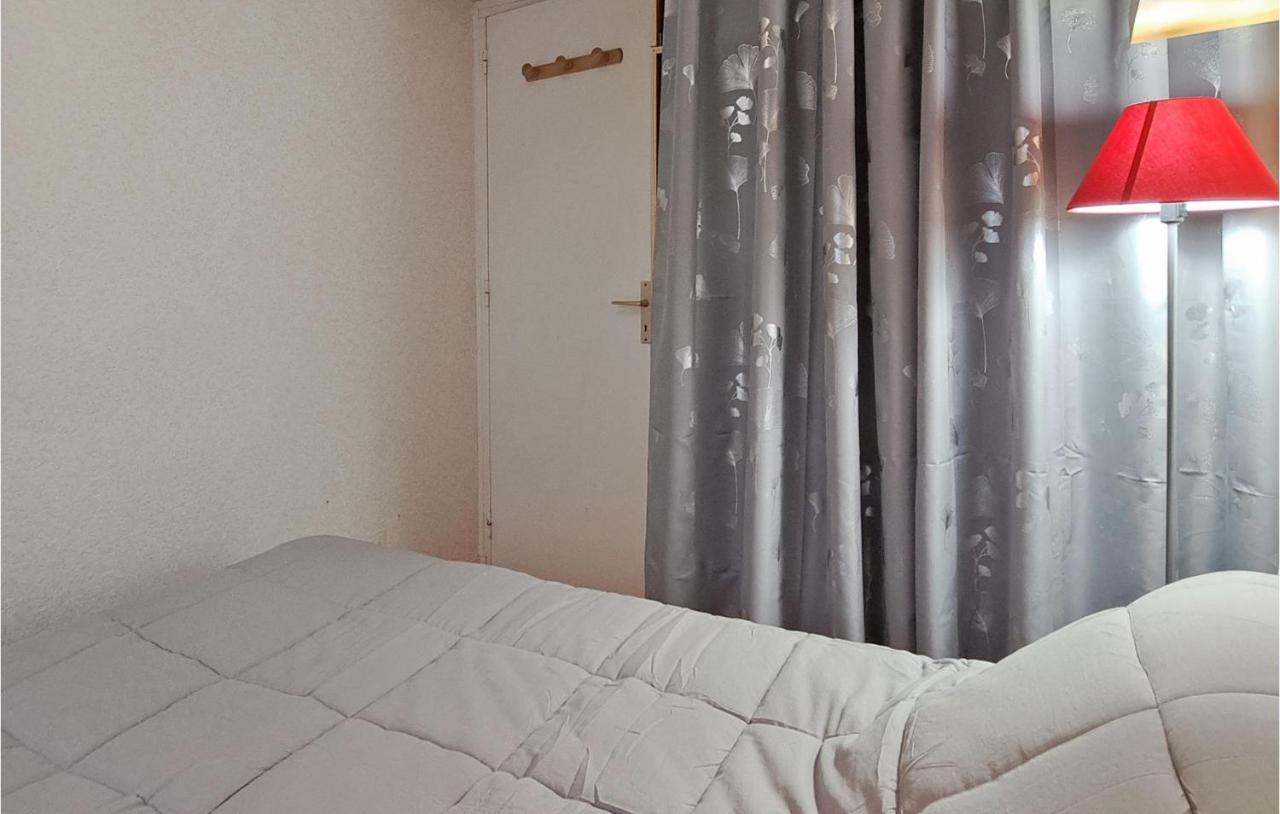 1 Bedroom Lovely Apartment In Grandcamp-Maisy Extérieur photo
